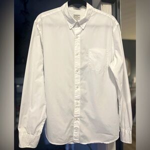 J. CREW Slim Untucked Men L 98% Organic Cotton - Stretch